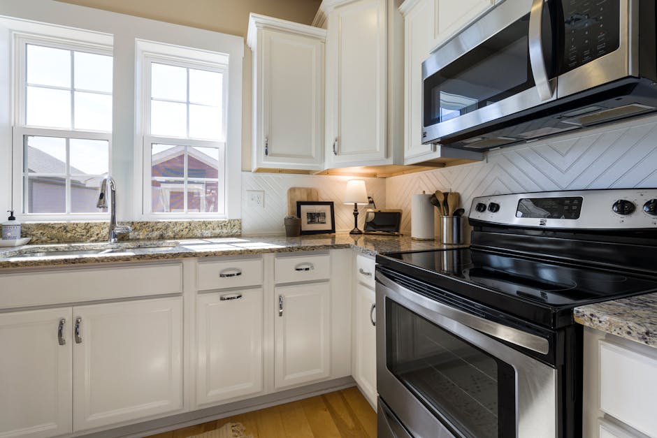 Understanding the Functionality and Benefits of a Black Range Hood in Your Kitchen